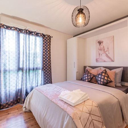 Neuvaroom Montevrain Bagian luar foto